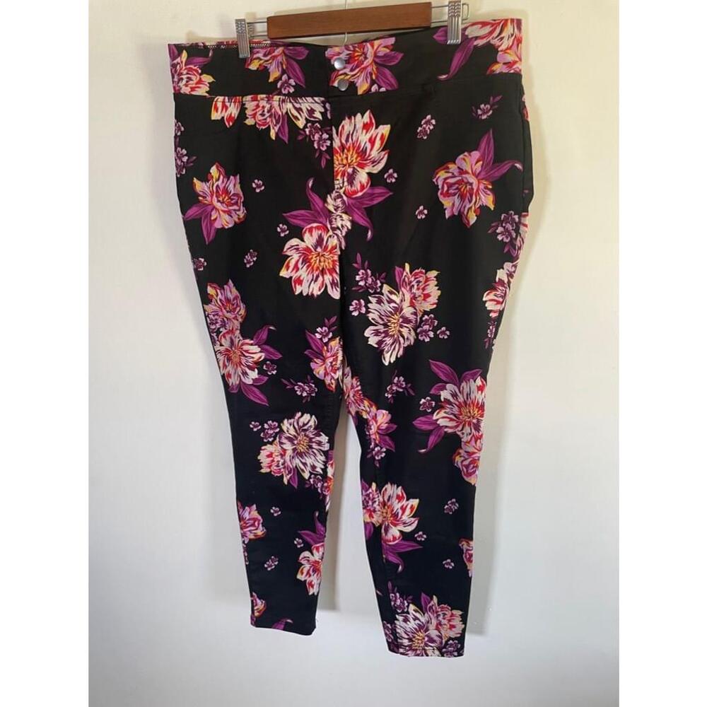 NWOT Terra & Sky Floral Print Pull-On Pants Black - 1X (16W-18W)